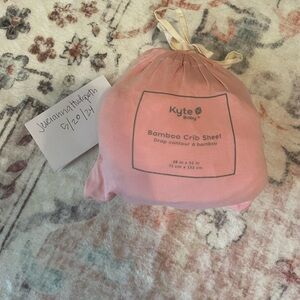 Kyte Baby Crib sheet in Crepe